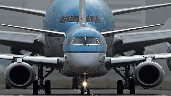 An Embraer ERJ190 and the larger Boeing 777 appear to be one at Amsterdam. Picture: AirTeamImages