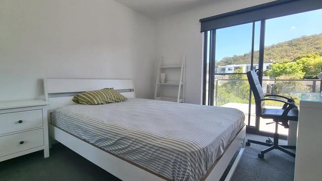 This room in a house in Mount Gravatt is available for rent for $350 a week on Flatmates.com.au.