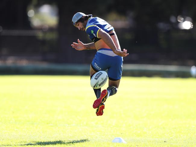 Johnathan Thurston doing JT things at Moore Park this week. Picture: Brett Costello