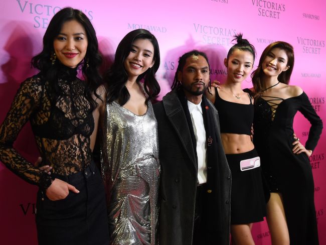 Victoria's Secret Fashion Show After Party Shut Down by Shanghai Police -  VS After Party Ended Early