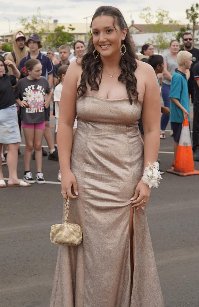 Aleerah Muller arriving at the 2023 Kingaroy State High School formal.