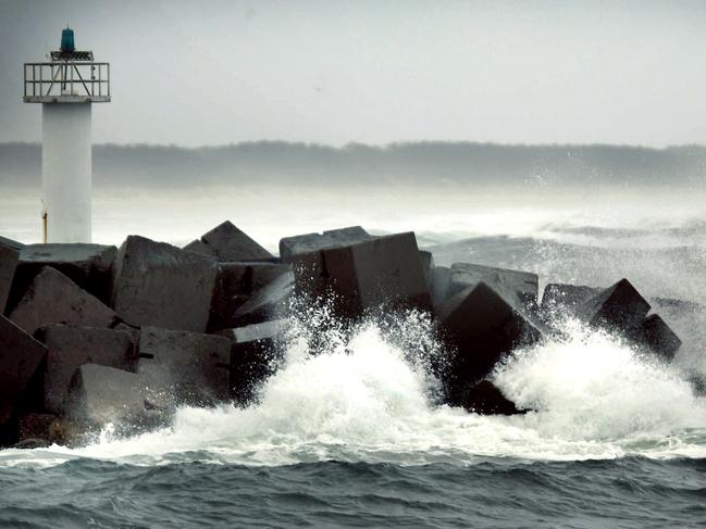 Rough seas at the Southport Seaway.