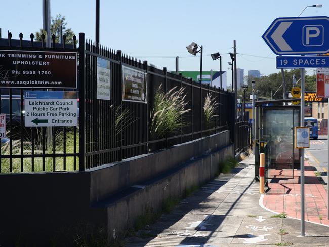 Motorists don’t want to walk the 100 metres to Darling St. Picture: Craig Wilson