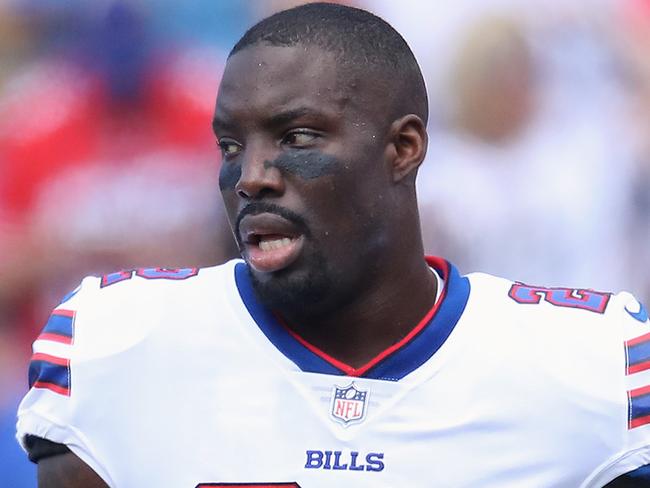 BUFFALO, NY - SEPTEMBER 16: Vontae Davis #22 of the Buffalo Bills during pre-game warmups prior to the start of NFL game action against the Los Angeles Chargers at New Era Field on September 16, 2018 in Buffalo, New York. (Photo by Tom Szczerbowski/Getty Images)