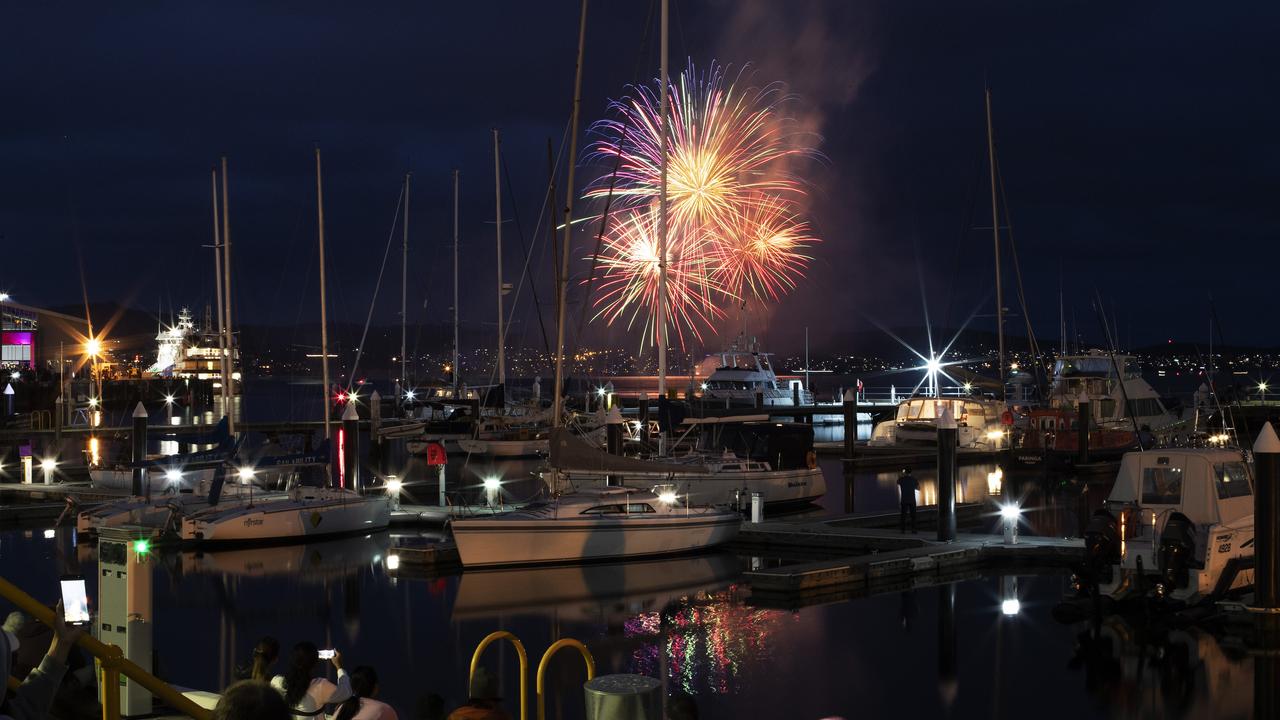 Tasmanians can view the fireworks from either side of River Derwent. Picture: Chris Kidd