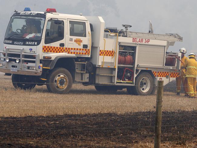 18/11/15 - Bushfire in the Kyeema National Park - Picture Simon Cross