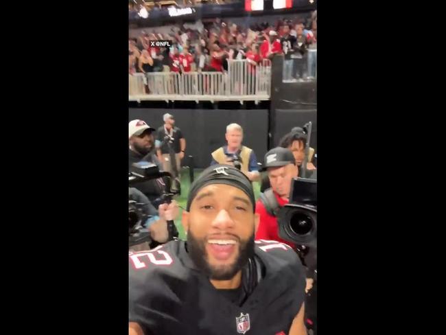  NFL world erupts over detail in background of selfie video