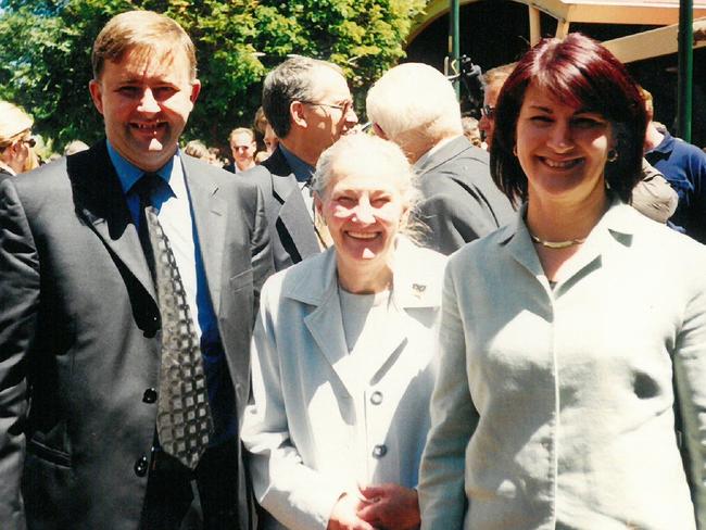 Anthony Albanese with his late mother Maryanne and wife Carmel Tebbutt.