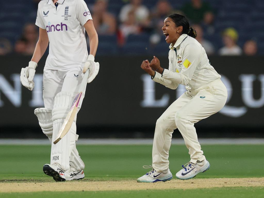 Alana King spun Australia to victory in the Ashes and won the player of the series. Photo by Daniel Pockett/Getty Images