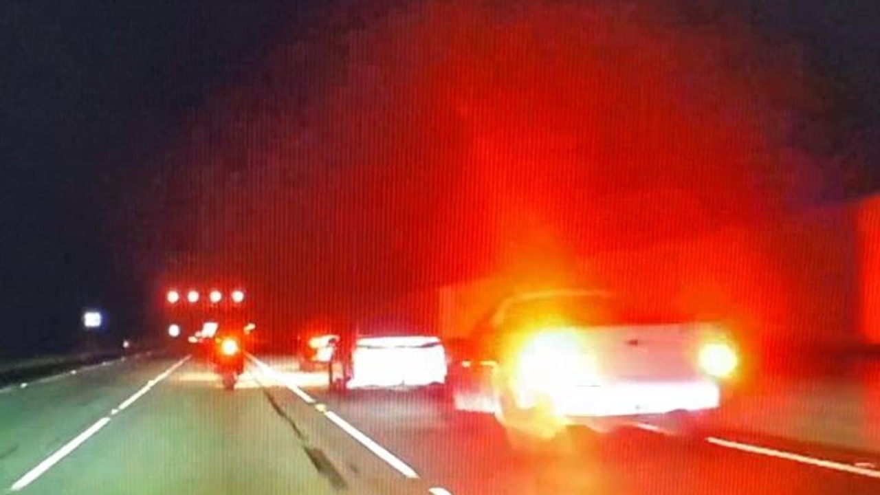 Monash Freeway Police Arrest Fleeing Driver Allegedly ‘racing Before Crash Nt News 3501