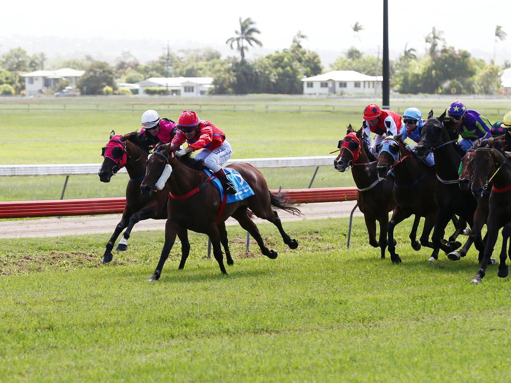 Innisfail locals enjoy a day out at the town’s first horse racing ...