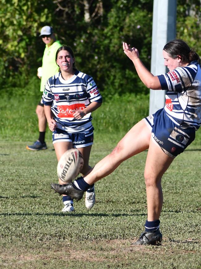 The Herbert River Crushers Women’s team drew 20-20 with Townsville Brothers in a hard-fought contest in Ingham on Saturday. Picture: Cameron Bates