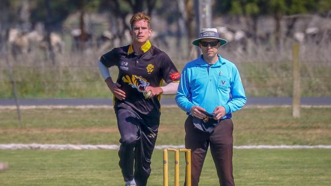 Monash Tigers Dutch paceman Fred Klaassen steams in. Picture: Monash Tigers.