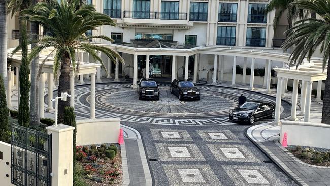 The hotel formerly known as Palazzo Versace has removed the luxury brand from its front entrance.