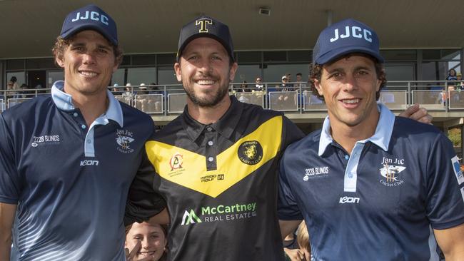 Golden duck for Carlton star but gets help from umpire