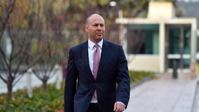 Treasurer Josh Frydenberg arrives in the Ministerial Entrance at Parliament House. Picture: Getty Images.