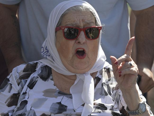 (FILES) In this file photo taken on December 08, 2016 The president of the human rights organization Madres de Plaza de Mayo, Hebe de Bonafini, leads a 24-hour demonstration, the "Resistance March", at Plaza de Mayo square in Buenos Aires on December 8, 2016 to pay homage to the victims of Argentina's 1976-1983 dictatorship. - Hebe de Bonafini, the historic president of the Argentine association Madres de Plaza de Mayo, formed during the dictatorship (1976-1983) to find out the fate of her children and other detainees disappeared by the military regime, died on November 20, 2022, at the age of 93, confirmed Vice President Cristina FernÃ¡ndez de Kirchner. (Photo by JUAN MABROMATA / AFP)