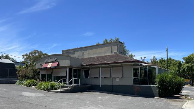 A developer has proposed turning the old Pizza Hut into a Guzman y Gomez Mexican fast-food restaurant on High St, Bendigo. Picture: Gianni Francis.