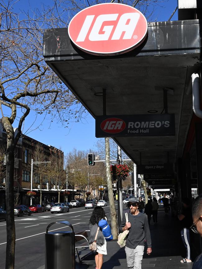 Each IGA store determines its own opening hours. Picture: NCA NewsWire / Jeremy Piper