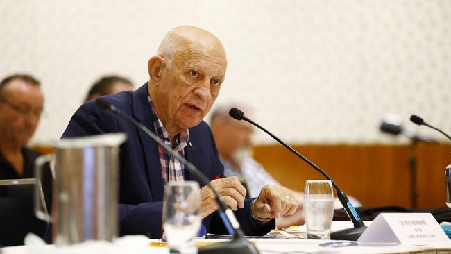 Cairns Mayor Bob Manning addresses the committee at the hearing. Picture: Brendan Radke