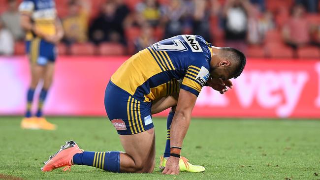 BRISBANE, AUSTRALIA – OCTOBER 03: Marata Niukore of the Eels looks dejected after the NRL Qualifying Final match between the Melbourne Storm and the Parramatta Eels at Suncorp Stadium on October 03, 2020 in Brisbane, Australia. (Photo by Bradley Kanaris/Getty Images)