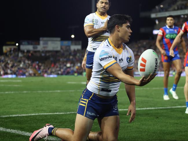 Another try for Blaize Talagi. (Photo by Scott Gardiner/Getty Images)