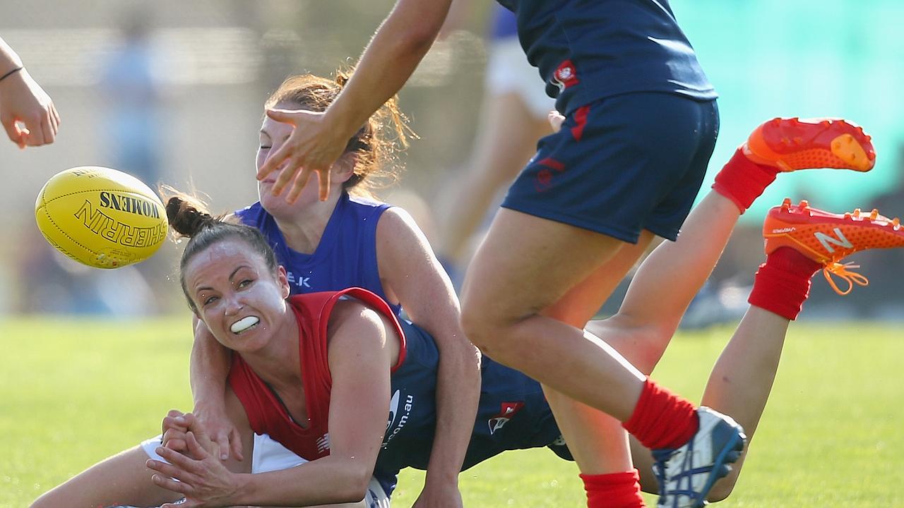 NAB Challenge, AFL : Western Bulldogs v Melbourne