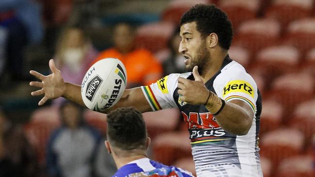 Viliame Kikau has again been named on the bench.