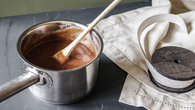 Easy and convenient ways to make gravy for Christmas