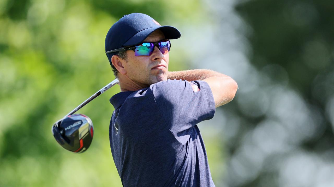 WILMINGTON, DELAWARE - AUGUST 19: Adam Scott of Australia plays his shot from the ninth tee during the second round of the BMW Championship at Wilmington Country Club on August 19, 2022 in Wilmington, Delaware. Andy Lyons/Getty Images/AFP == FOR NEWSPAPERS, INTERNET, TELCOS &amp; TELEVISION USE ONLY ==