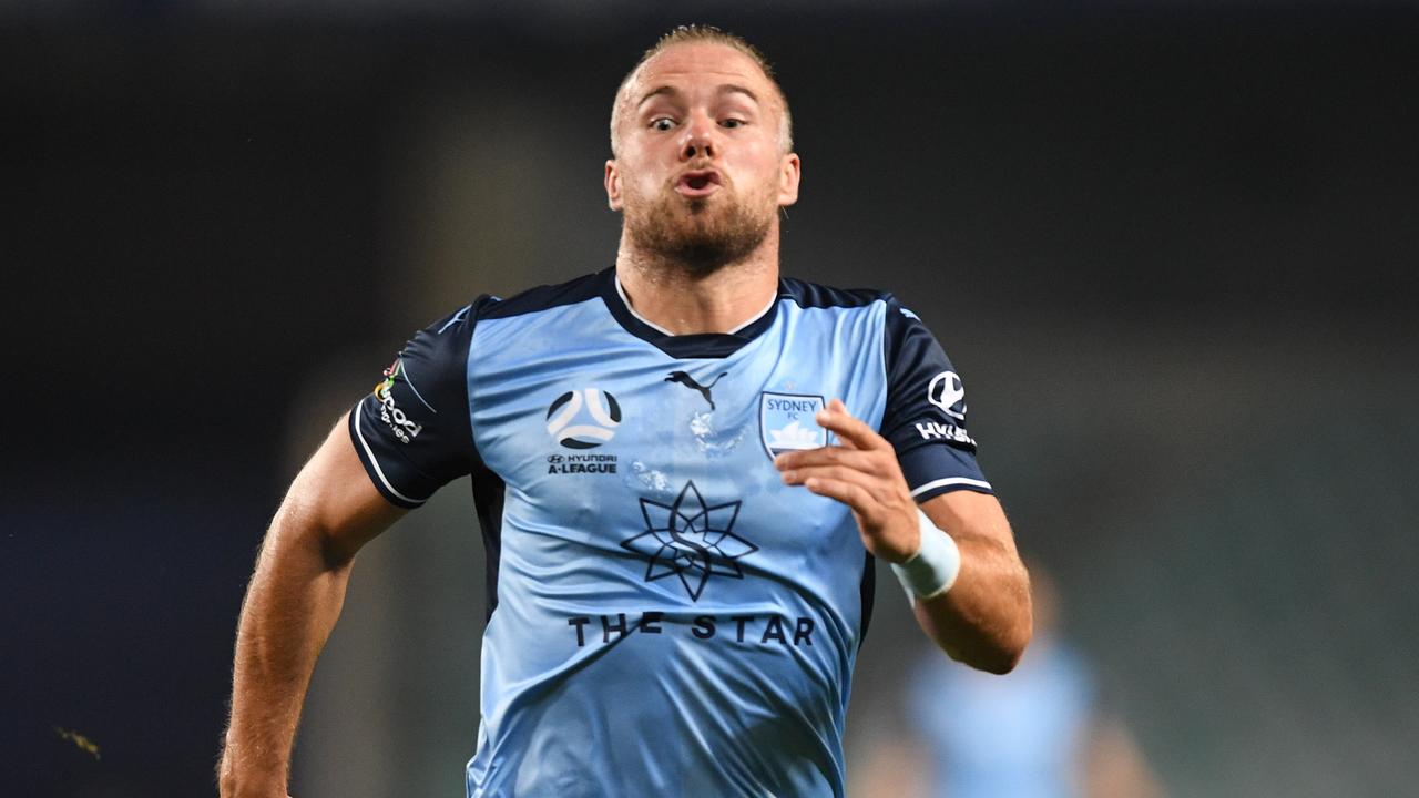 Jordy Buijs in action for Sydney FC.