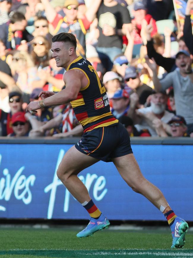 And Ben Keays had the home crowd of their seats, too. Picture: James Elsby/AFL Photos