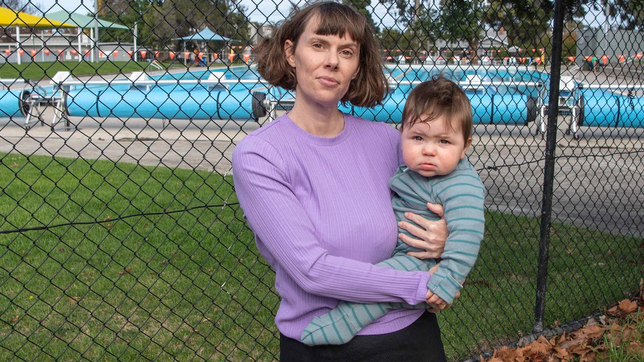 Geelong mum’s fight to keep Kardinia pool open year-round