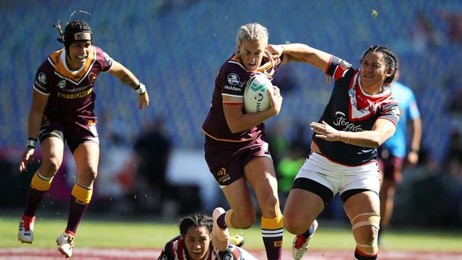 Brigginshaw in action against the Roosters during the NRLW Grand Final. Photo by Mark Kolbe/Getty Images