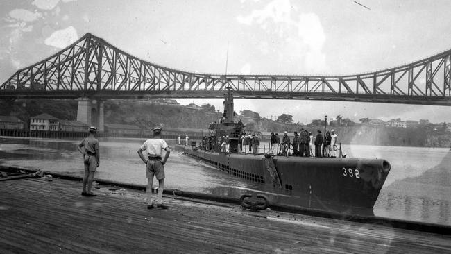 US Submarine Sterlet berthing at Circular Quay in Brisbane in 1947.