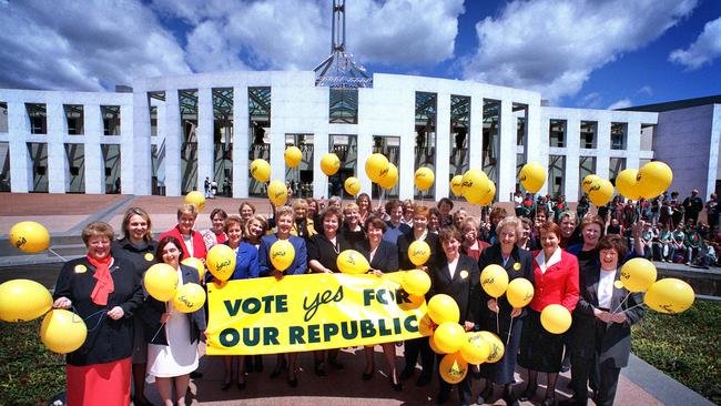 Aust female politicians federal parliamentary women who will vote yes during Republic referendum standing outside Parliament House in Canberra 20 Oct 1999.