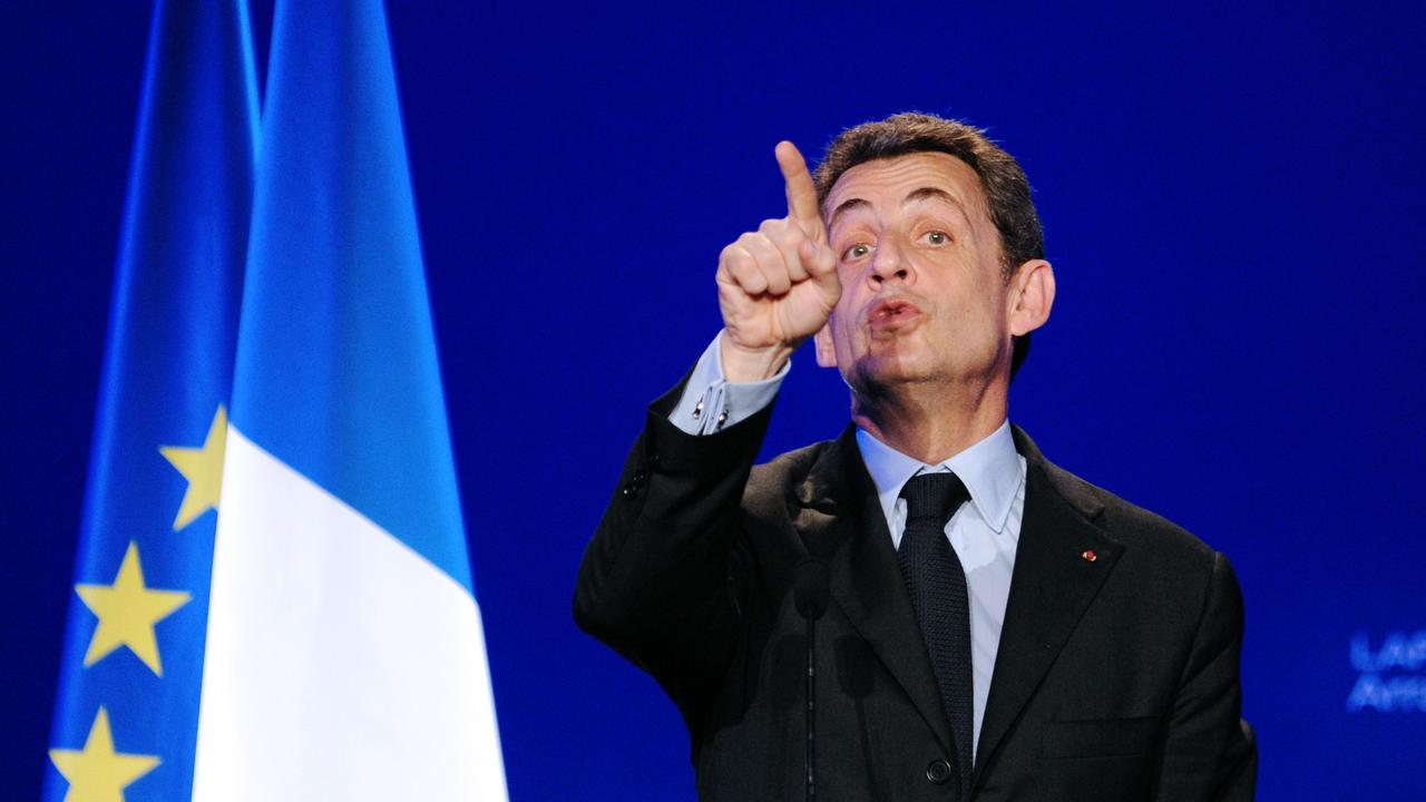 Sacré bleu: French flag changes colour – but no one notices, France