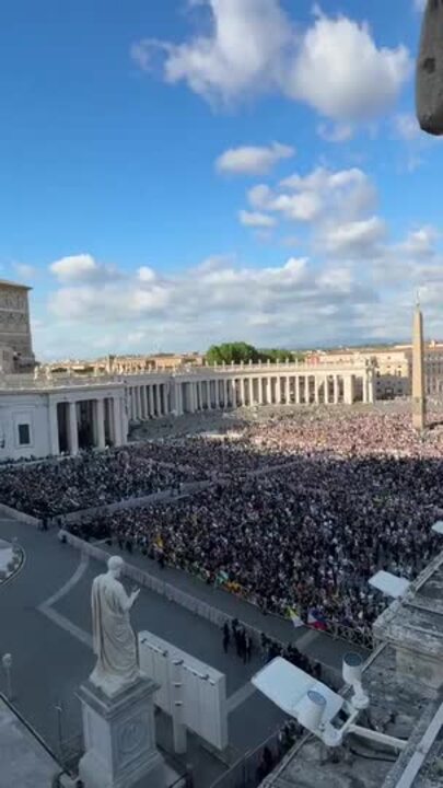 Thousands Cheer as White Smoke Signals New Pope