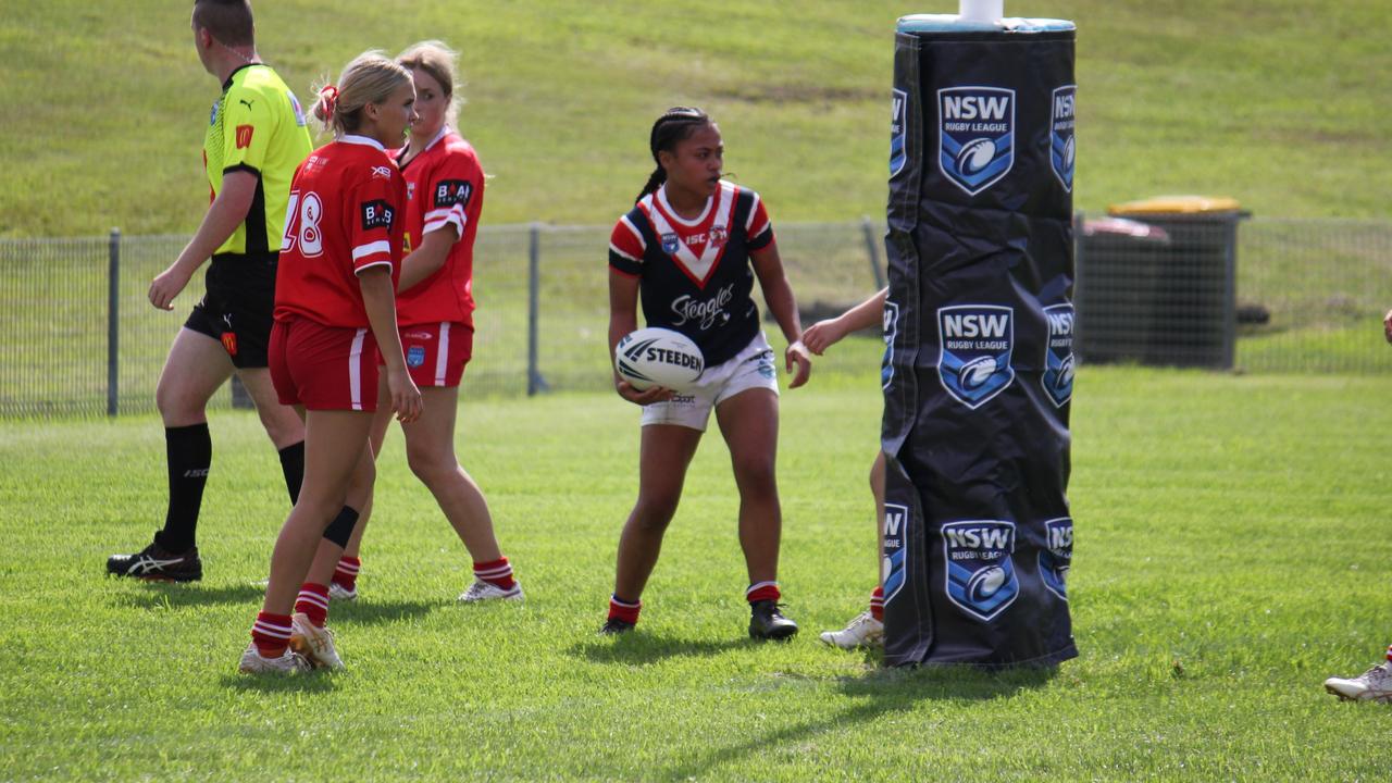 Irae Savea scores for the Sydney Roosters Lisa Fiaola Cup side. Picture: Kevin Merrigan