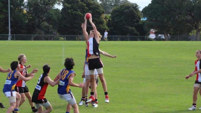 Begg pulls in a towering grab. Picture: Supplied