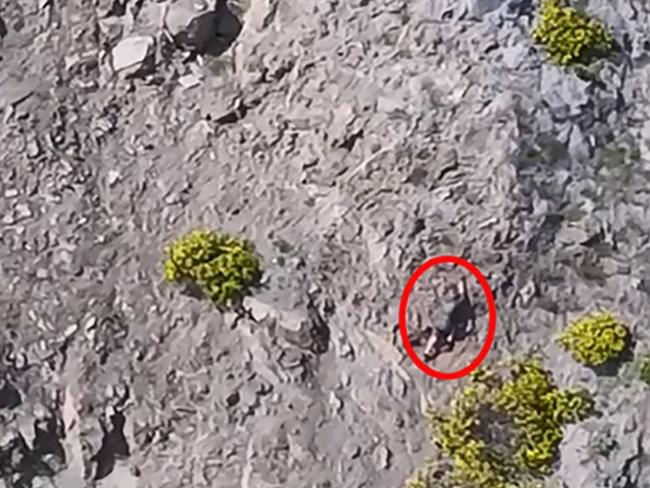 Cliff rescue Banks Peninsula, NZ: Rockclimber saved by helicopter ...