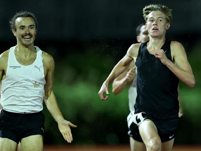 Kiwi legend Sam Tanner (L) paced Sam Ruthe (R) to his record time. Picture: Getty