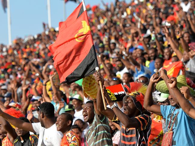 PORT MORESBY, PAPUA NEW GUINEA - NOVEMBER 05: Papua New Guinean fans show their support during the 2017 Rugby League World Cup match between Papua New Guinea Kumuls and Ireland on November 5, 2017 in Port Moresby, Papua New Guinea. (Photo by Bradley Kanaris/Getty Images)