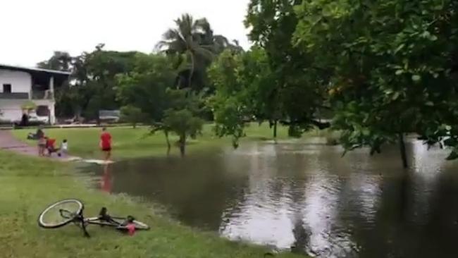 Monsoonal rails hit Darwin, flooding Rapid Creek