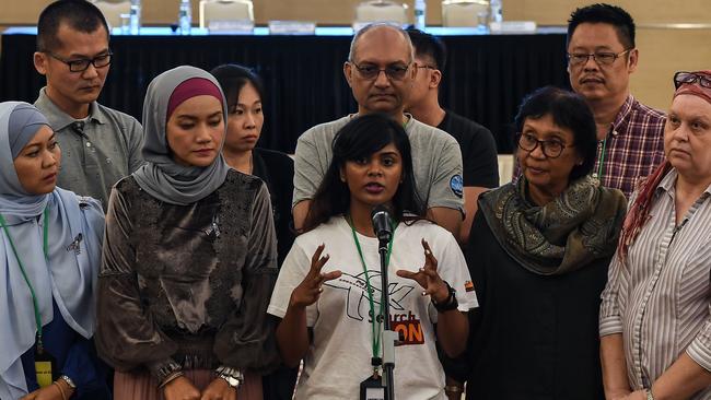 Grace Subathirai Nathan (C), daughter of missing Malaysia Airlines flight MH370 passenger Anne Daisy, speaks during a press conference in 2018. Picture: AFP