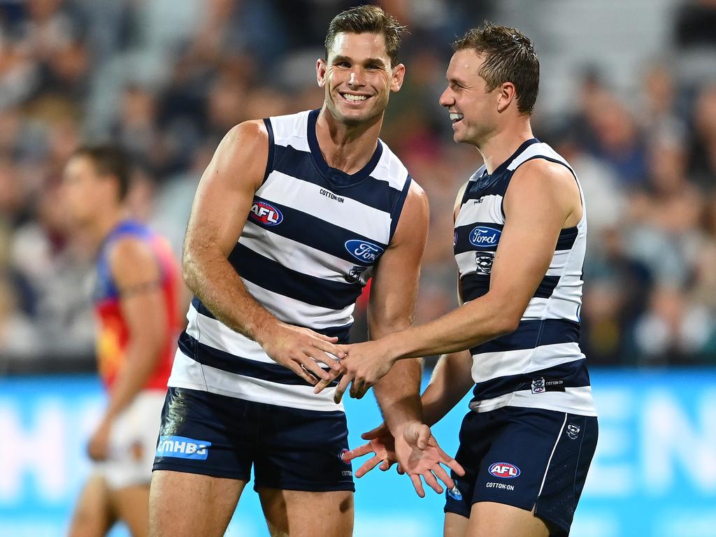 Mitch Duncan regularly hit up Tom Hawkins on the lead. Picture: Quinn Rooney/Getty Images