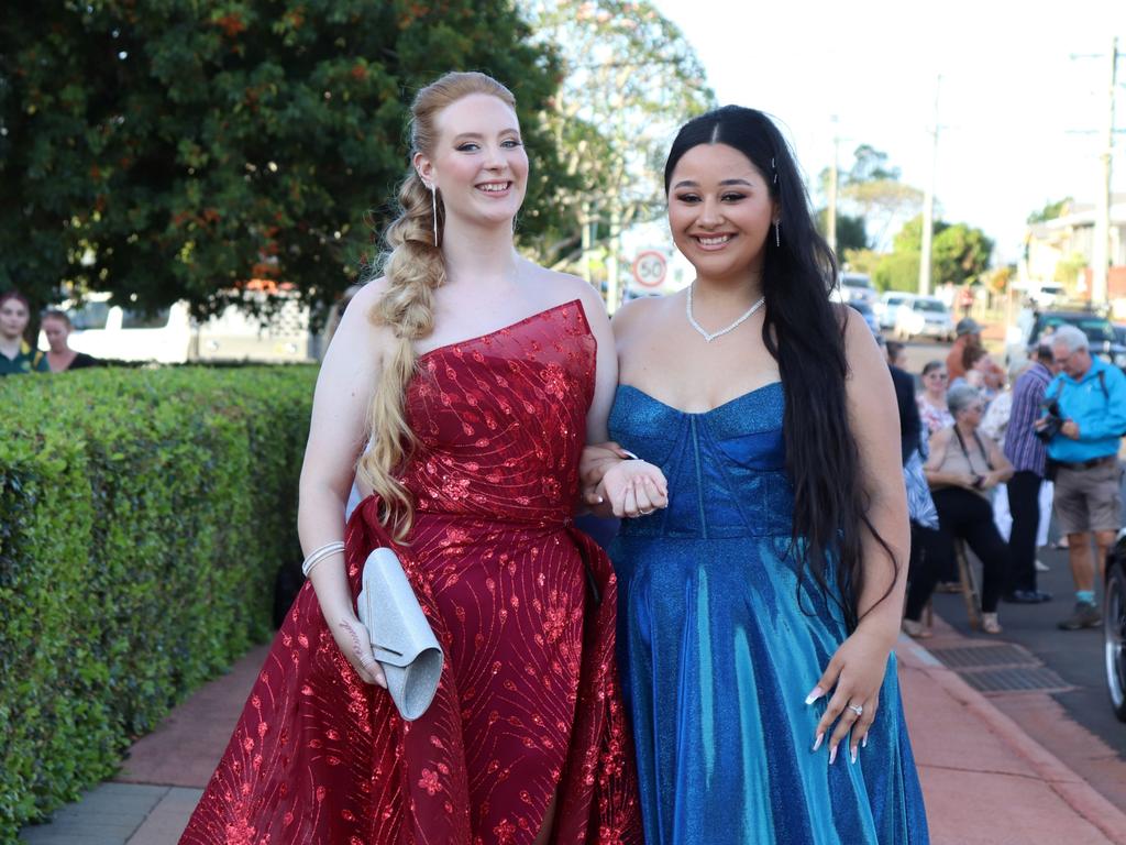 Hannah Petersen and Maria Russell at the 2023 Isis State High School formal. Image credit: Isis SHS.