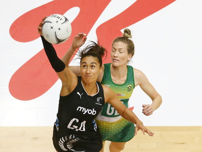 TAURANGA, NEW ZEALAND - SEPTEMBER 18:  Maria Folau of the Silver Ferns competes against Karla Pretorius of South Africa during the Quad Series match between the New Zealand Silver Ferns and South Africa Proteas at ASB Arena on September 18, 2018 in Tauranga, New Zealand.  (Photo by Anthony Au-Yeung/Getty Images)