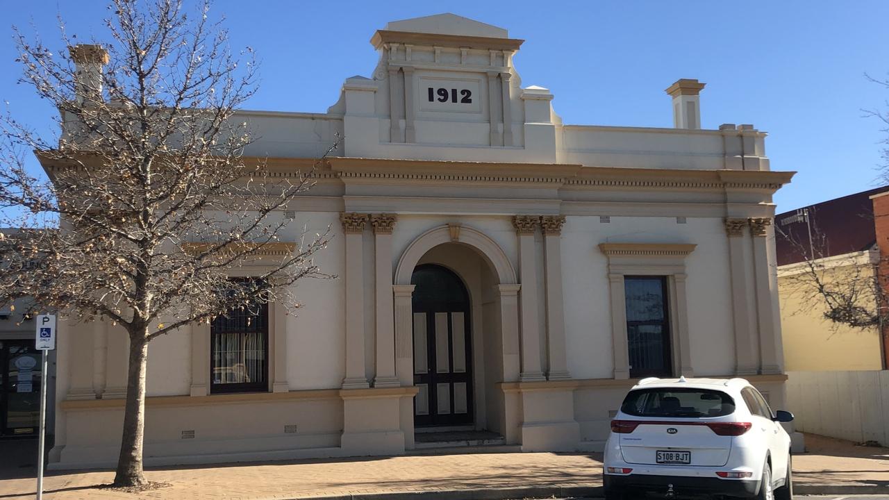 The heritage-listed Loxton Waikerie District Council offices at Loxton has airborne mould spores up to 17 times the recommended level.