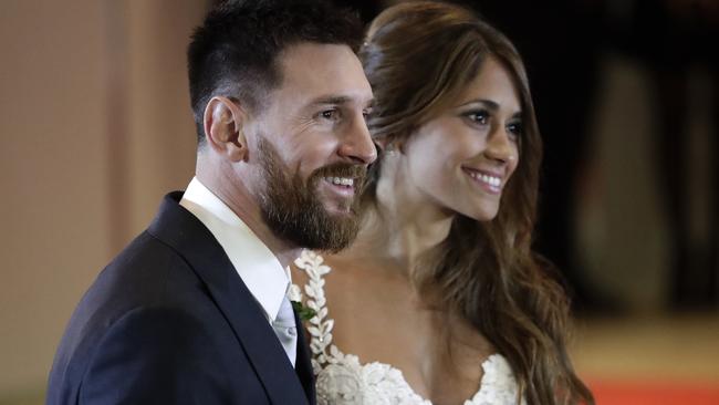 Lionel Messi marries childhood sweetheart Antonella Roccuzzo | news.com ...
